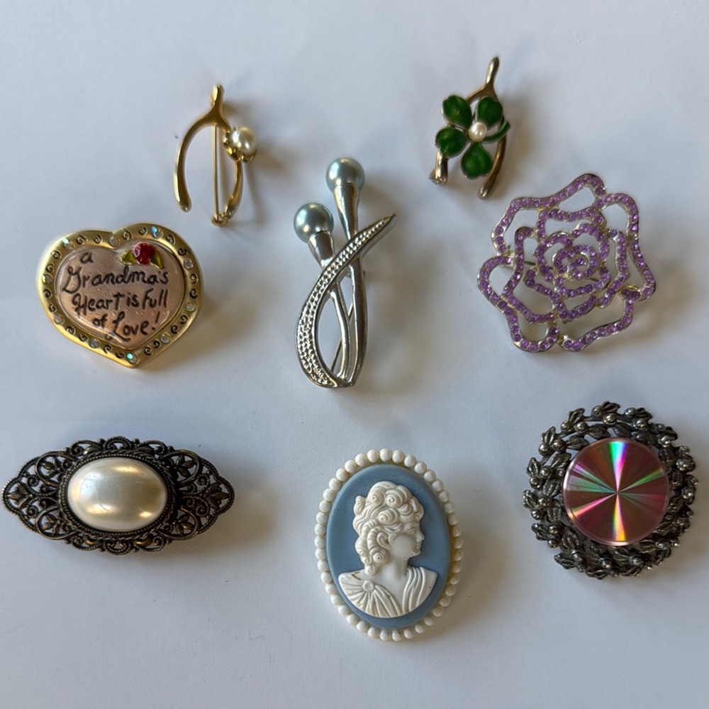 Vintage Jewelry Lot 7 Pin Brooch - Faux Pearls - 4 leaf clover - Plastic Cameo